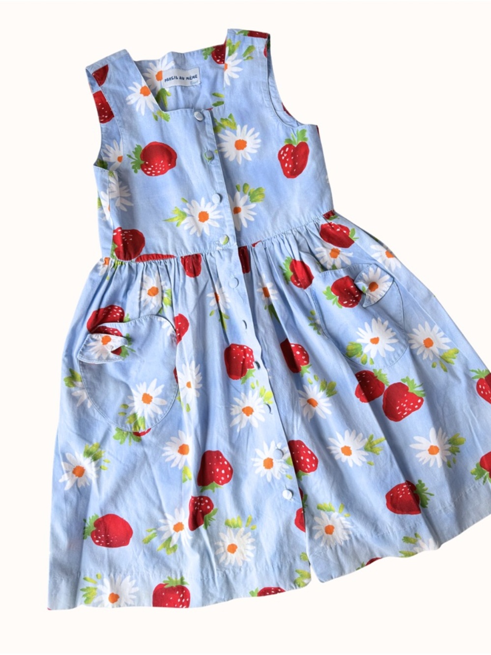 Beautiful vintage DPAM dress 6T. Strawberry and daisie.